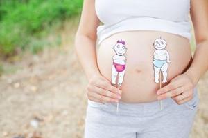 אנו קובעים את מין הילד: סימנים של ילד הריון וילדה